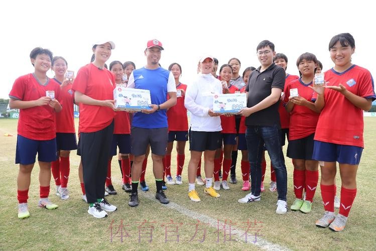 草原“玫瑰”闪耀中青赛 国脚看望建队35年呼市蒙校U15女足